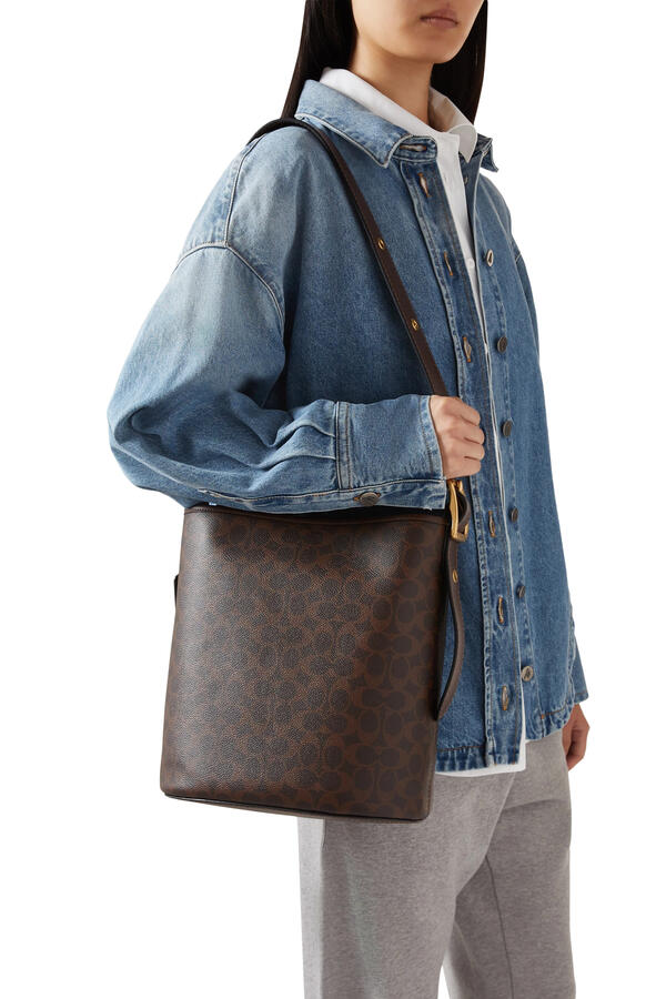 Bleecker Bucket Bag in Signature Canvas