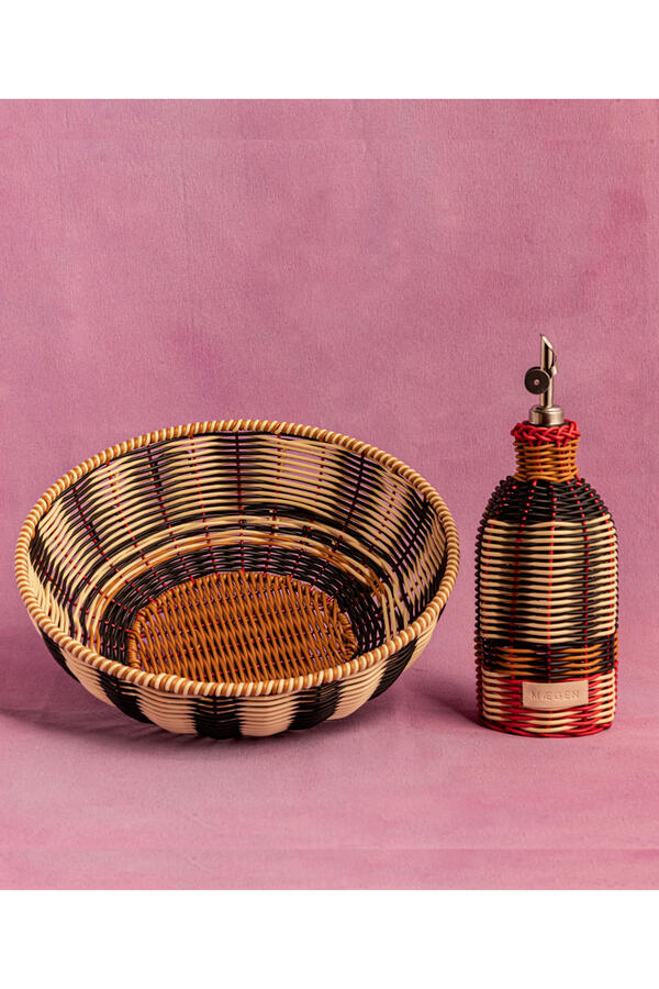 Woven Oil Pourer