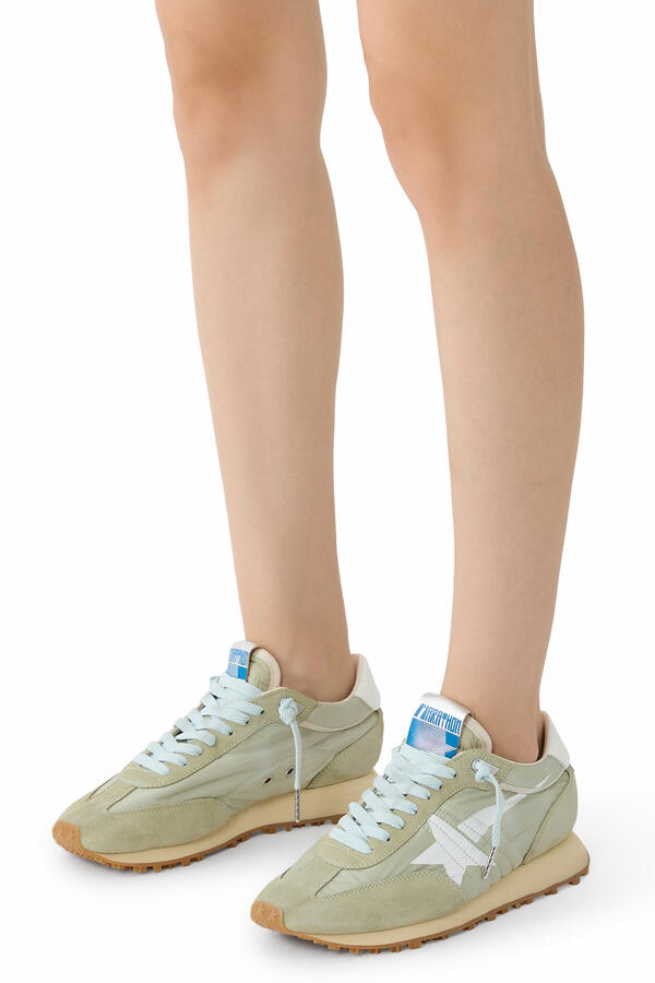 Marathon Sneakers