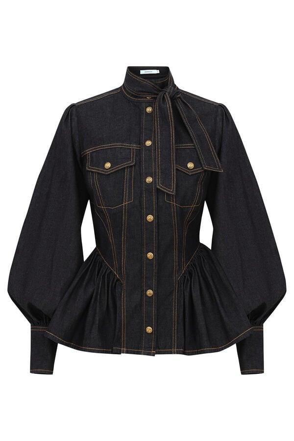 قميص بقصة ضيقة دنيم