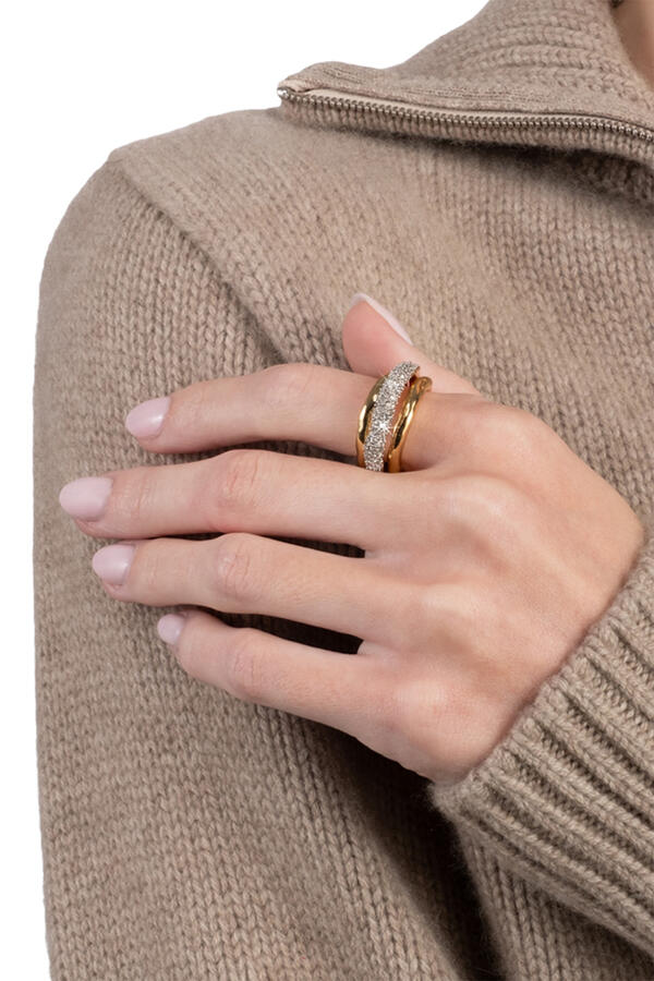 Solanales Crystal Orbiting Ring