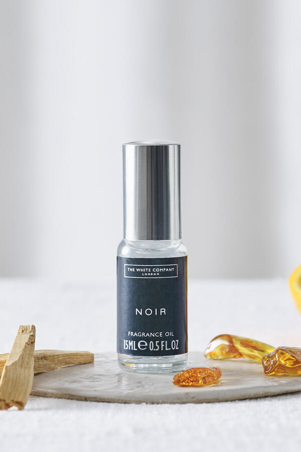 زيت عطري نوار