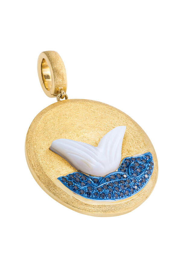  Fishtail Sands Charm, 18K Yellow Gold & Mother of Pearl