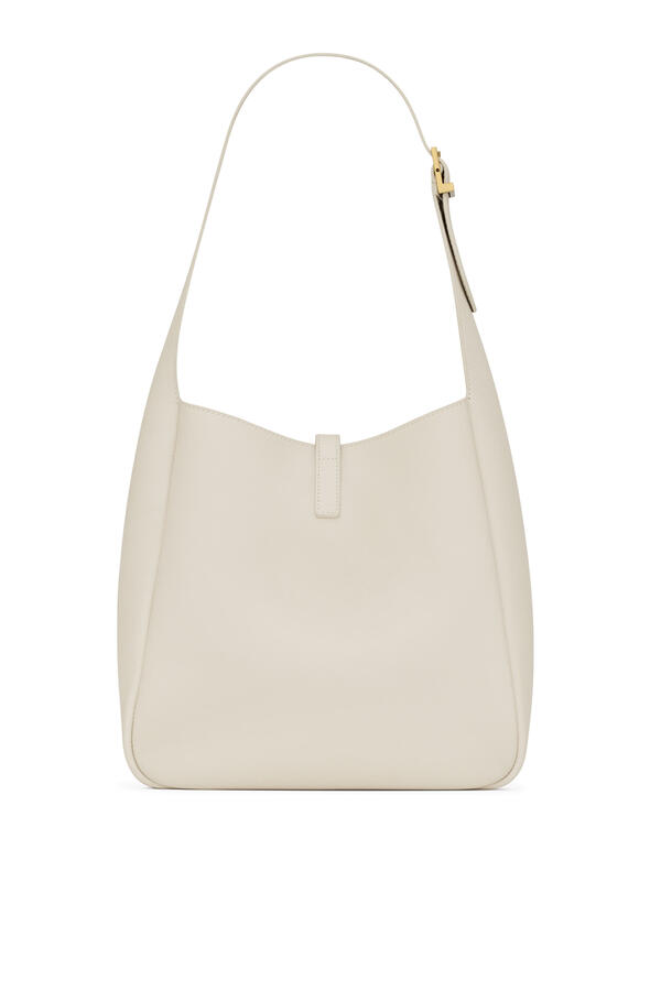 Le 5 À 7 Supple Small Bag in Smooth Leather 