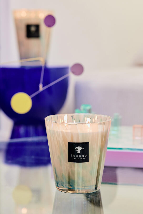 شمعة معطرة برائحة اللؤلؤ الياقوتي