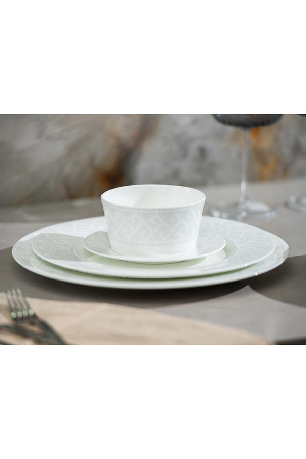 Amara Charger Plate