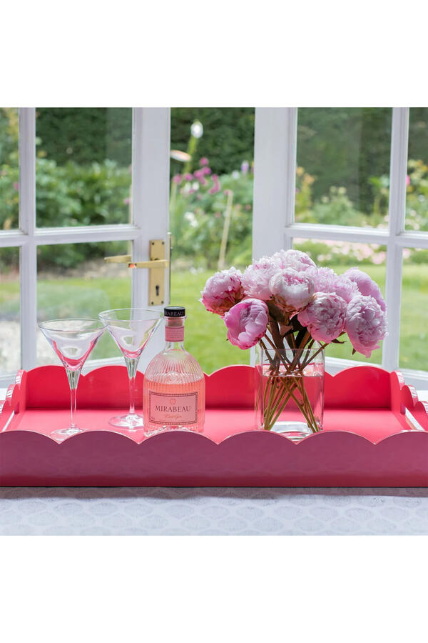 Lacquered Scalloped Tray
