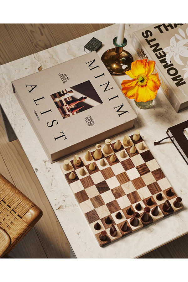 The Minimalist Wood Chess