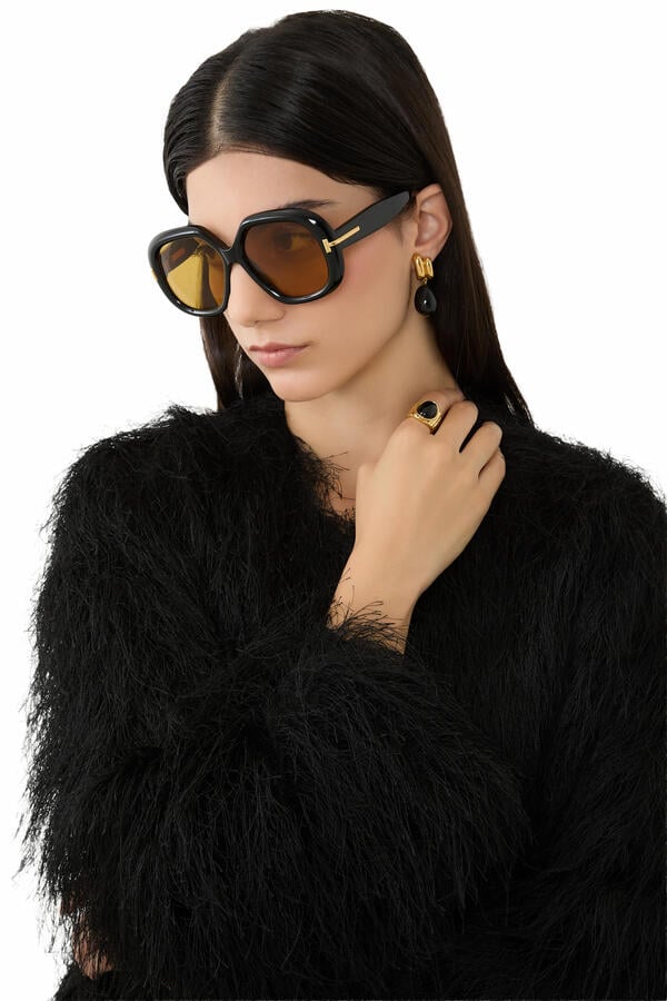 نظارة شمسية بإطار كبير