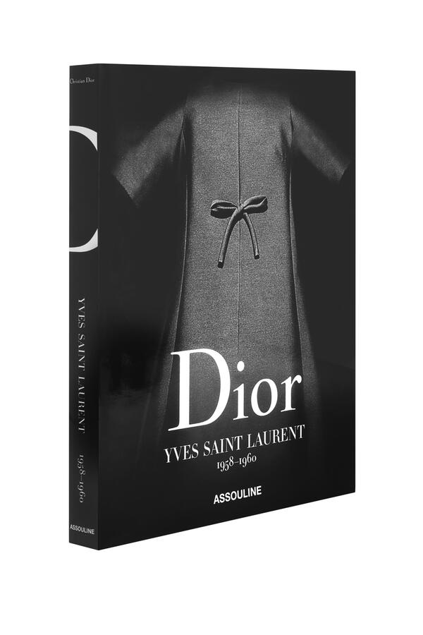 كتاب ديور بقلم ايف سان لوران