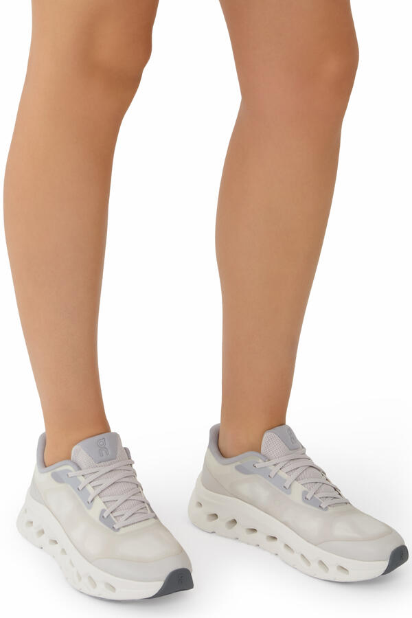 Womens Running Cloudtilt Remix Sneakers