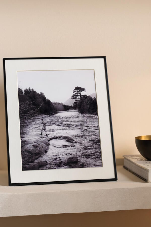 Fine Easel Wall Frame