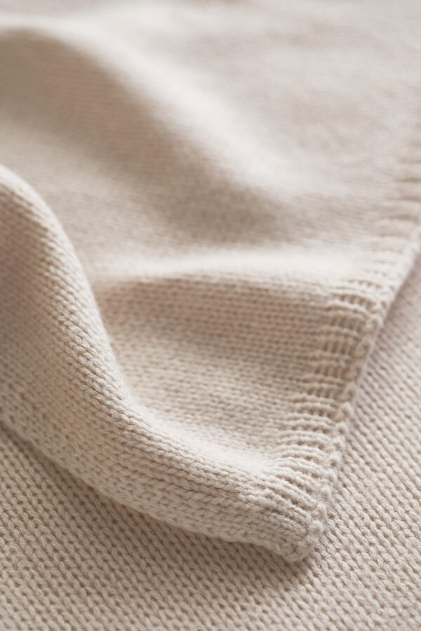 Maya Throw