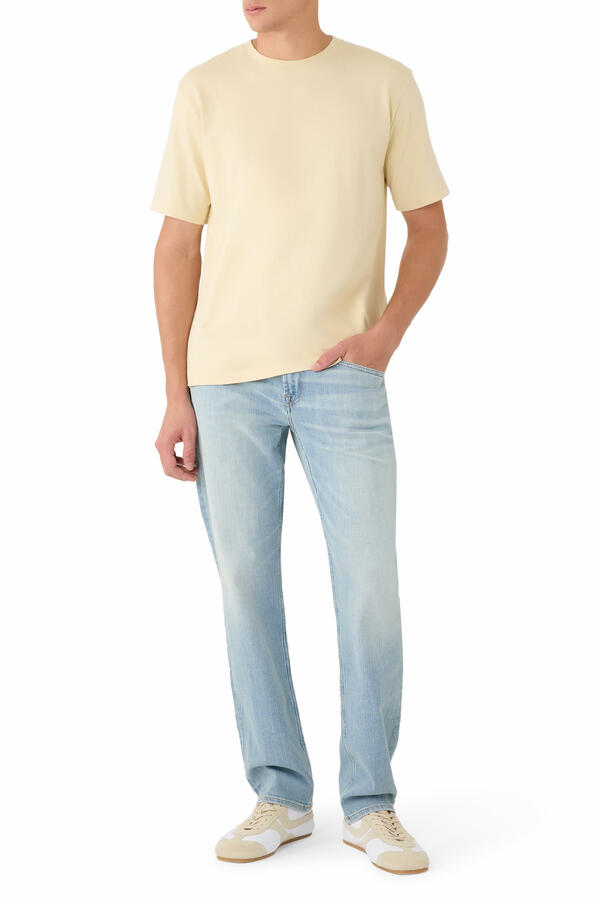 The Straight 32" Jeans 