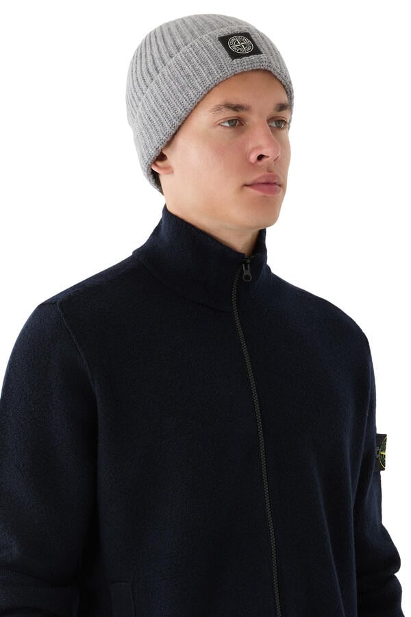 Logo-Patch Ribbed-Knit Beanie Hat