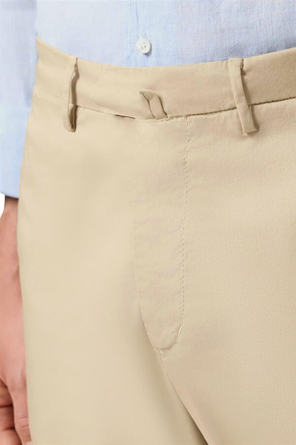 Lightweight Cotton Chinos