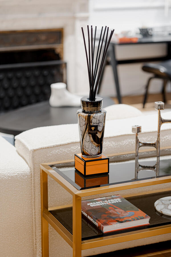 موزع عطر ستونز ماربل بغطاء بتصميم طوطمي، 2000 ملل