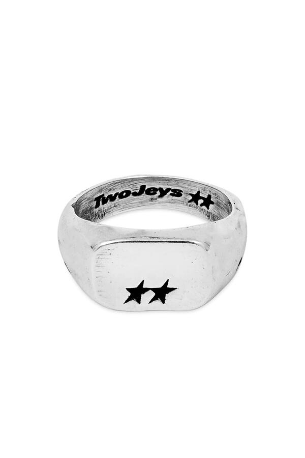 Elongated Ring