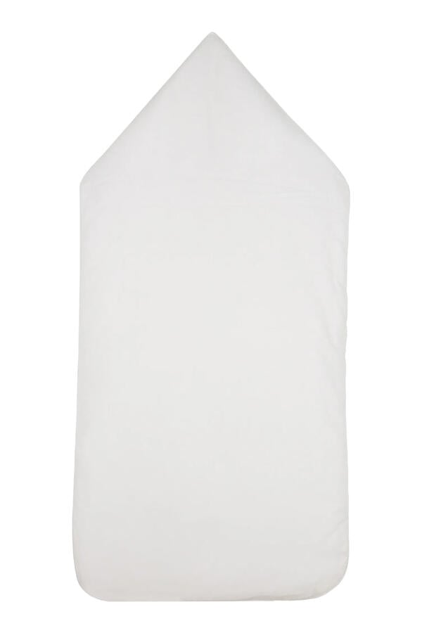 Kids Embroidered Scalloped Nest