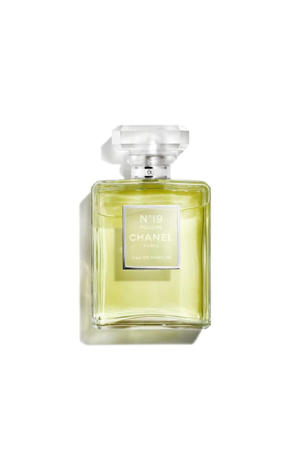 N°19 POUDRÉ Eau De Parfum Spray