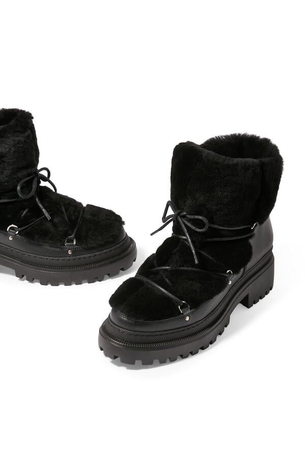  Lace-up Mid-Length Shearling Boots