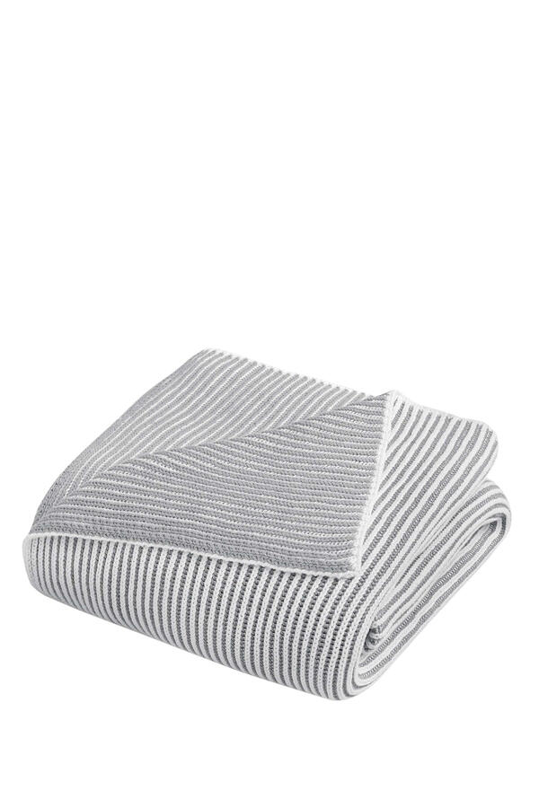 Anamar Throw
