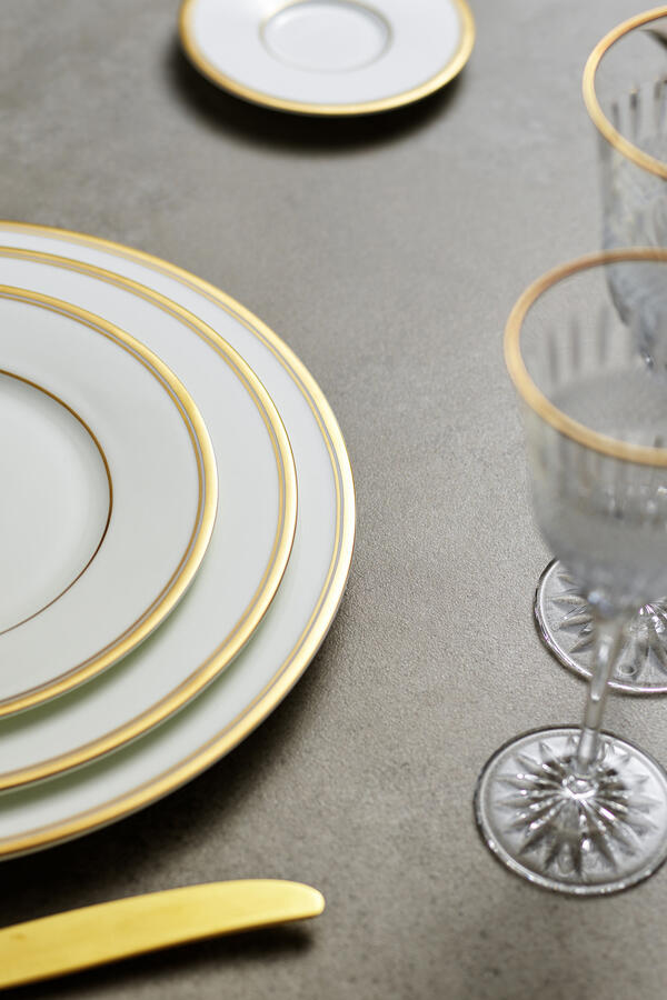 Le Verrier Round Platter