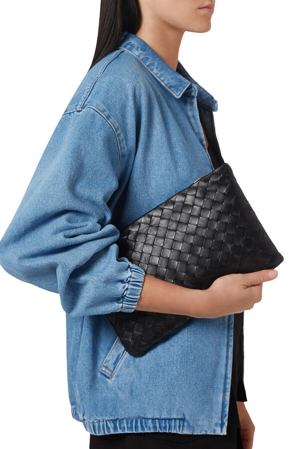 Medium Intrecciato Pouch