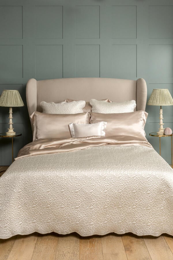 Silk Signature Fitted Sheet