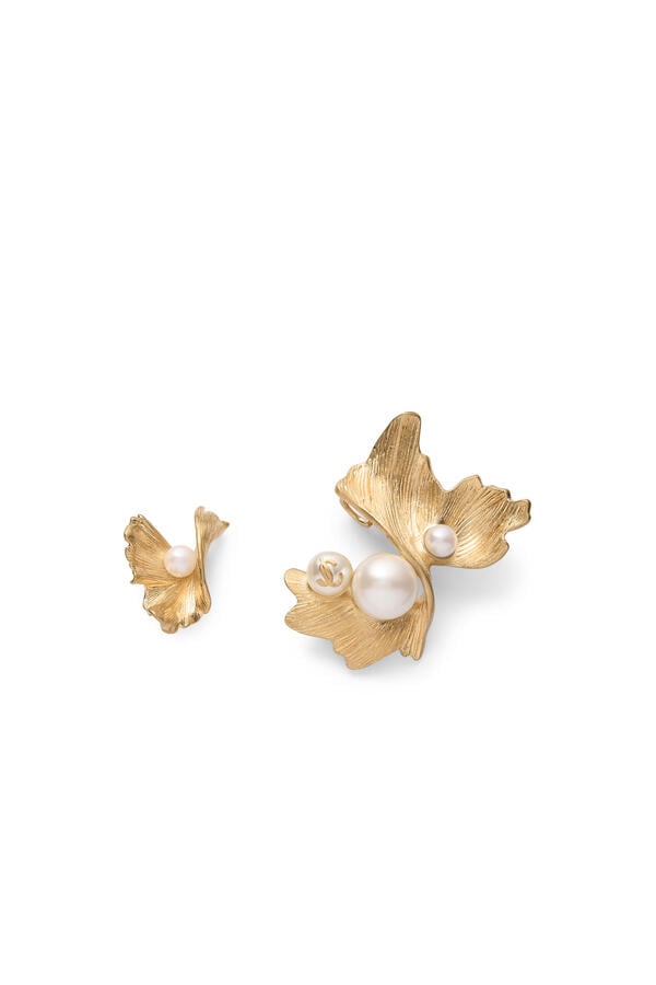 Wave Pearl Earrings