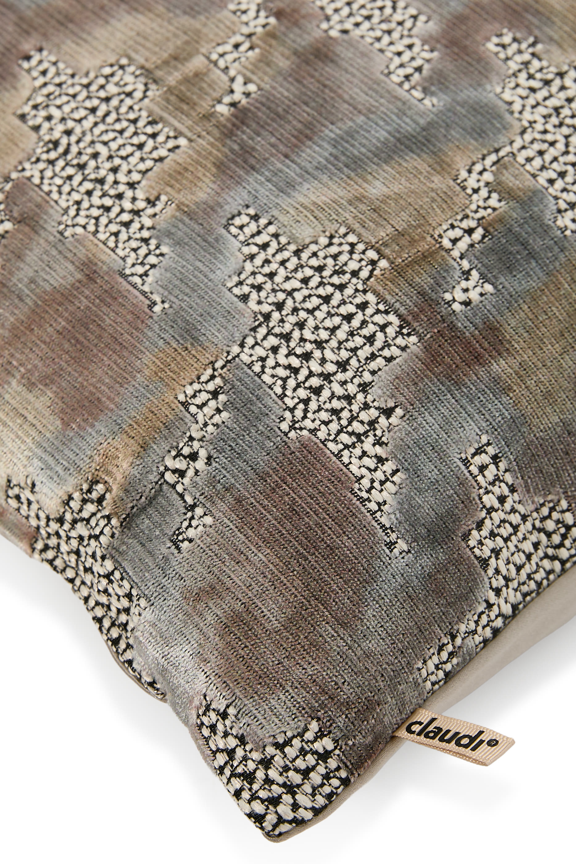 Ladissa Cushion