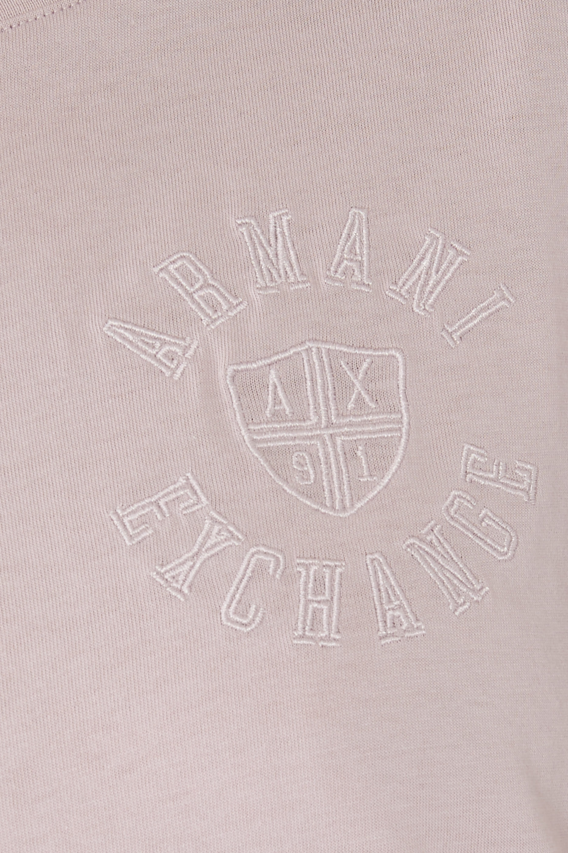 تيشيرت بشعار الماركة