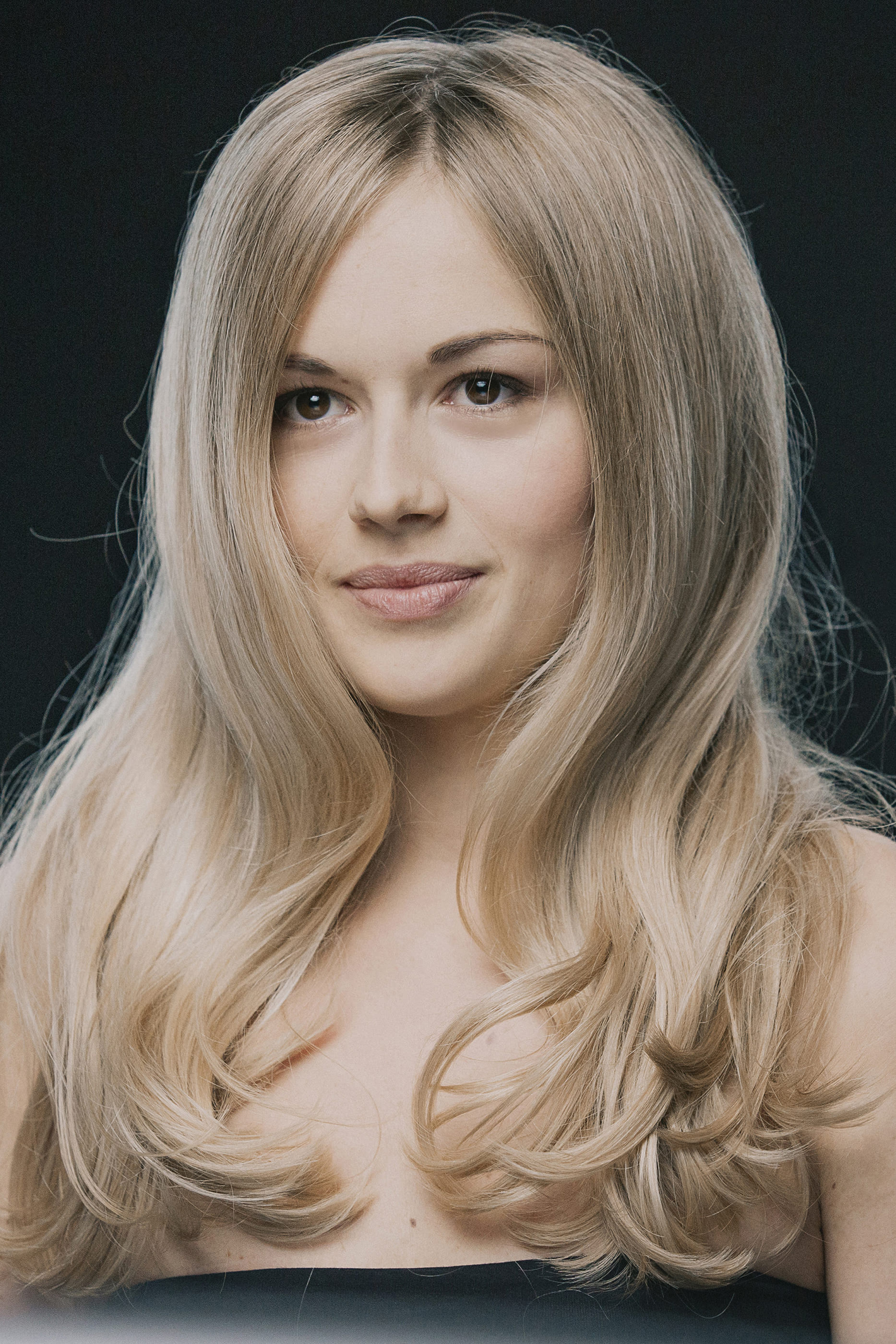 Hair Rituel Revitalizing Volumizing Shampoo with Camellia oil