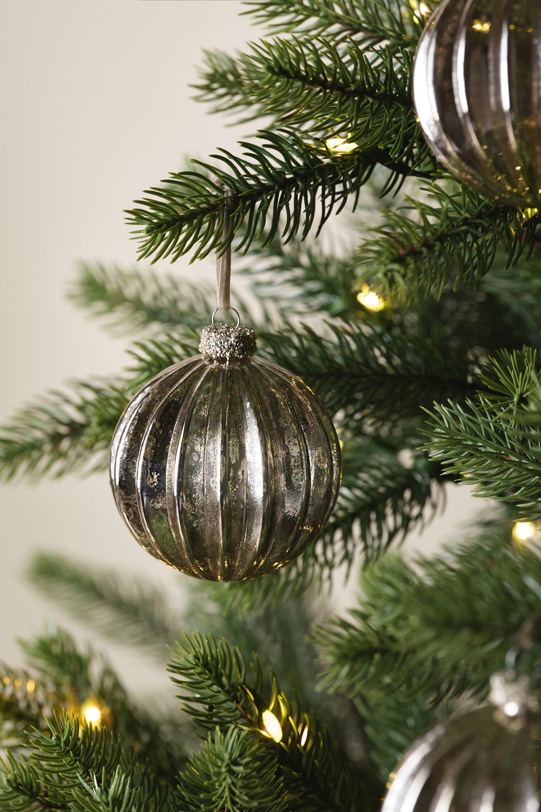 Mercury Ribbed Bauble Ornament