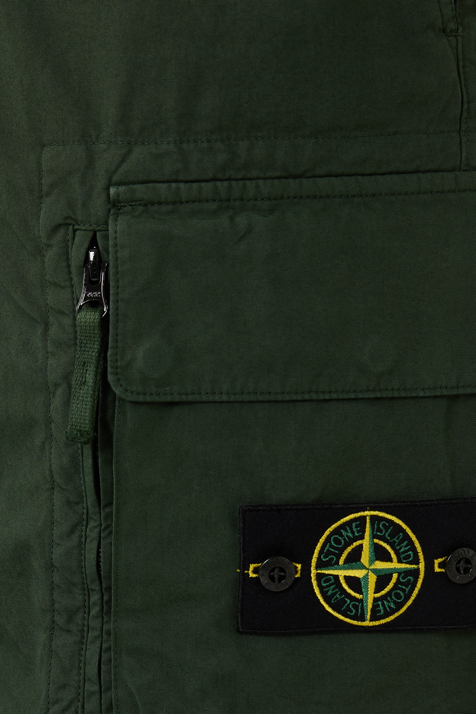 Compass-Badge Cargo Shorts