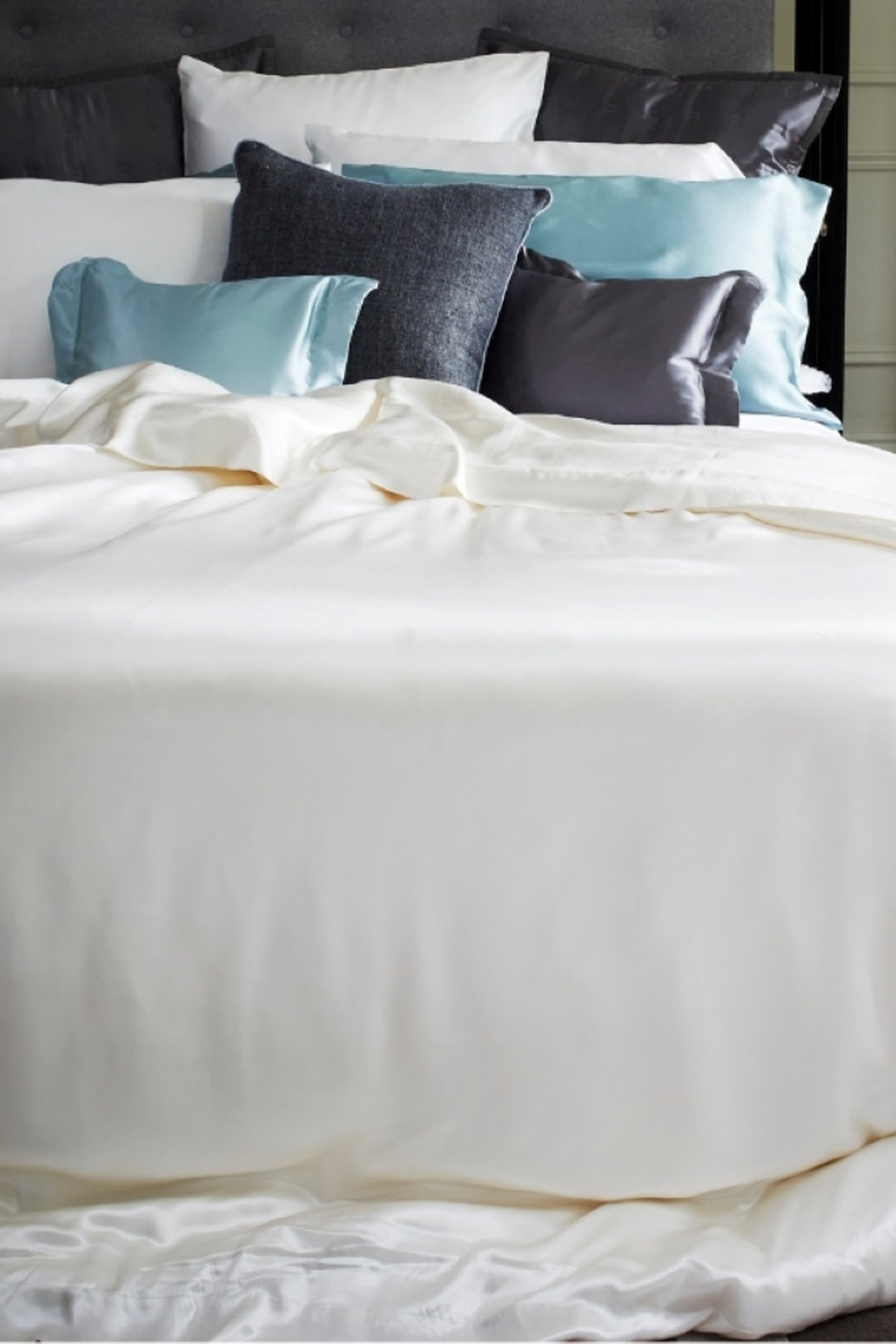 Silk Signature Duvet Cover