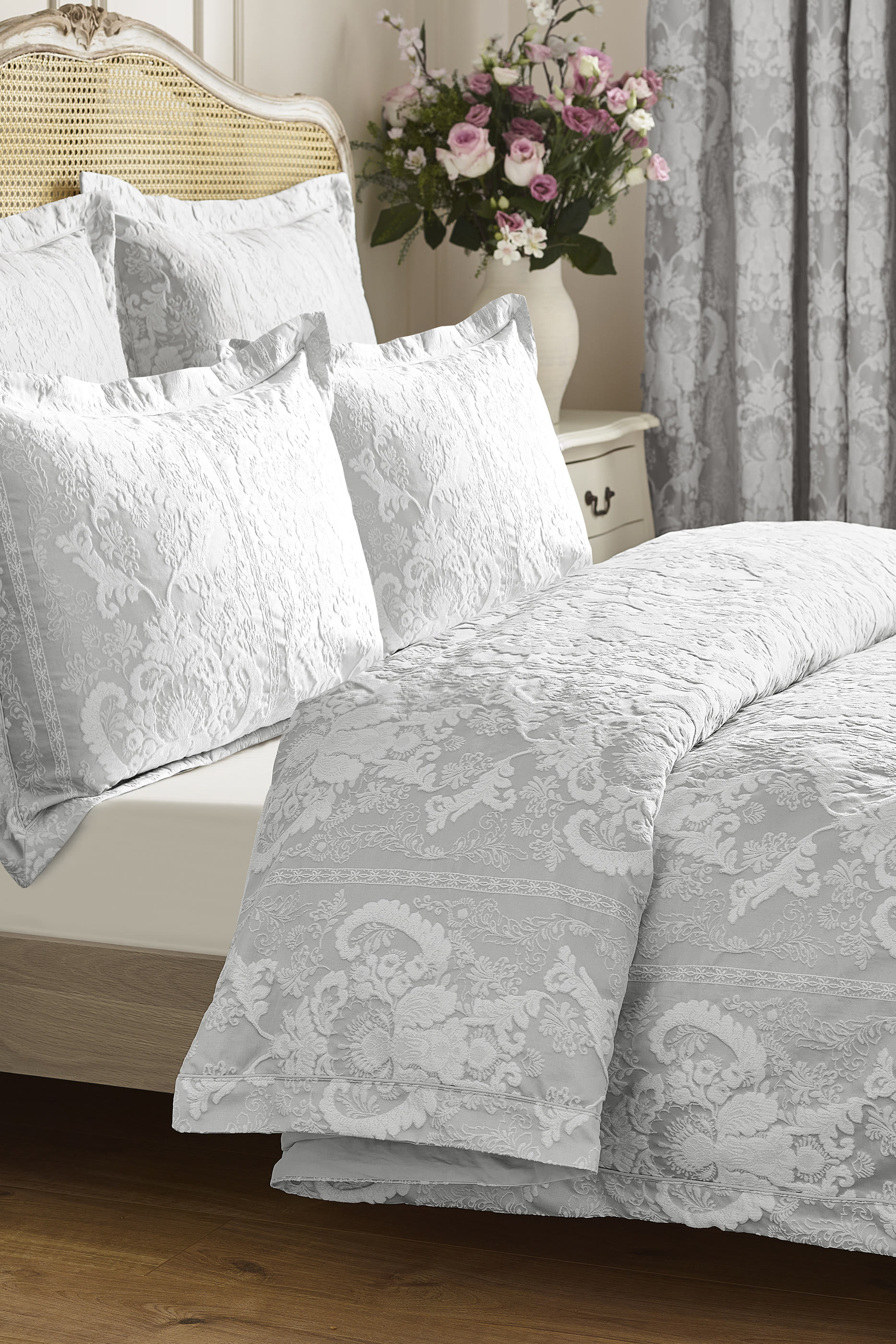 Vivana Damask Duvet Cover & Pillowcase Set