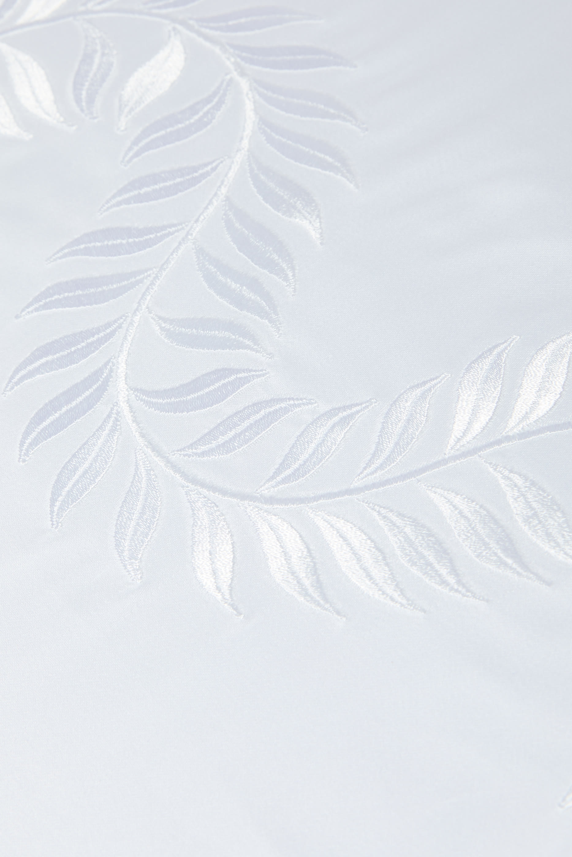 Laurels Embroidery 600TC Duvet