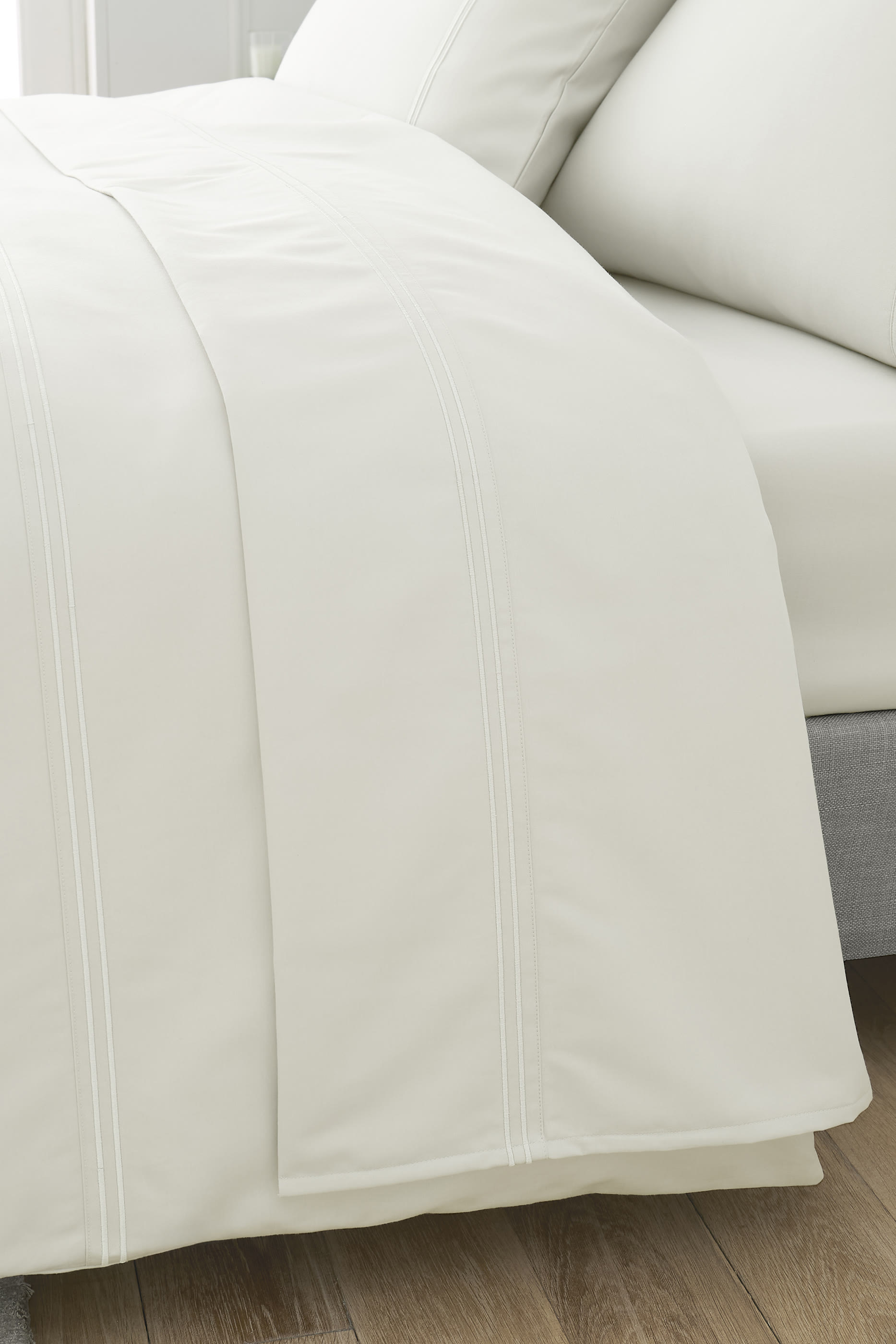 1200 Thread Fitted Sheet