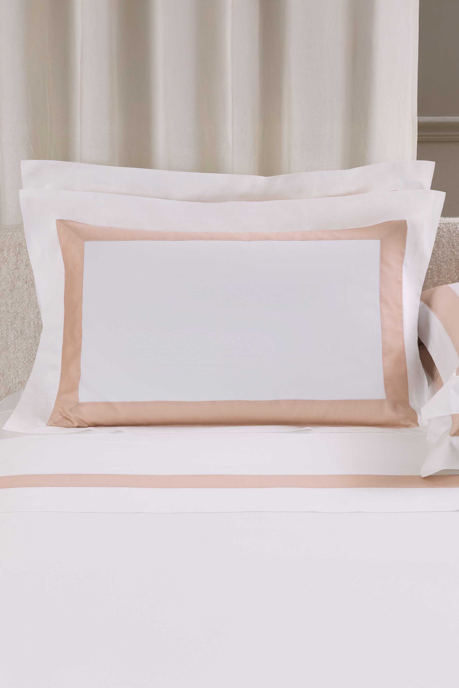 Sateen Breeze Border Pillowcover