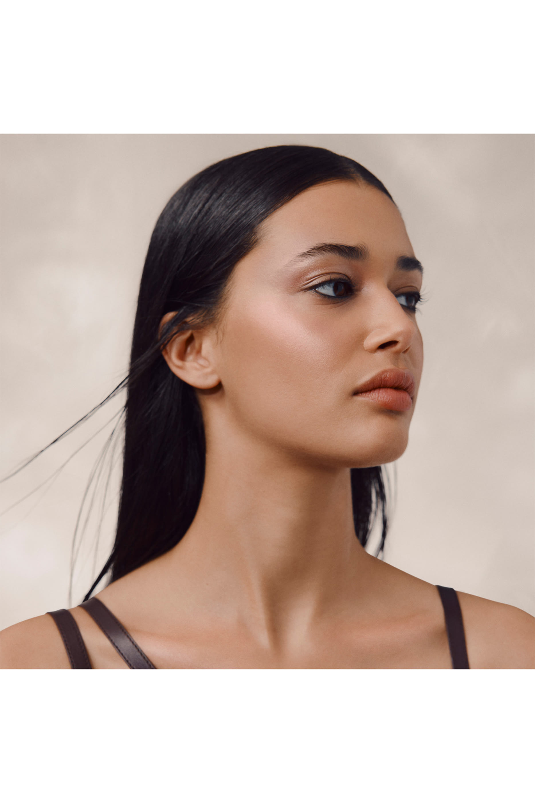 24 Faubourg Face and Eye illuminating Powder