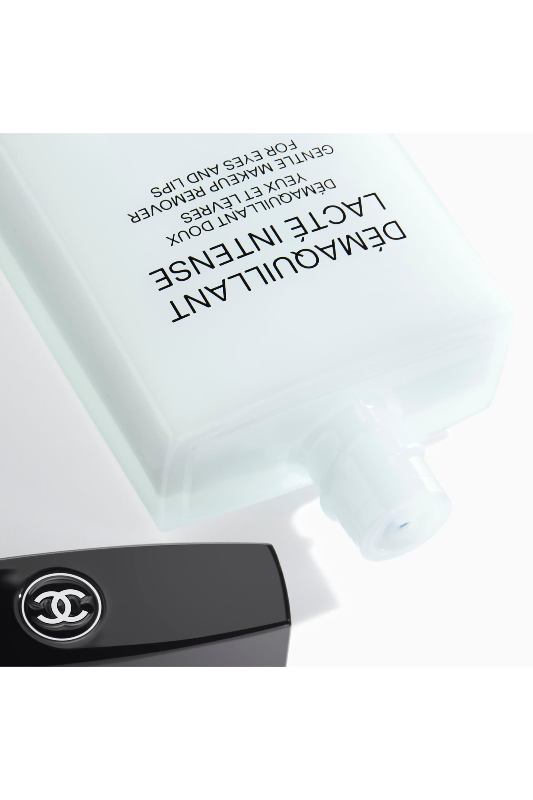 Démaquillant Lacté Intense Gentle Makeup Remover For Eyes And Lips