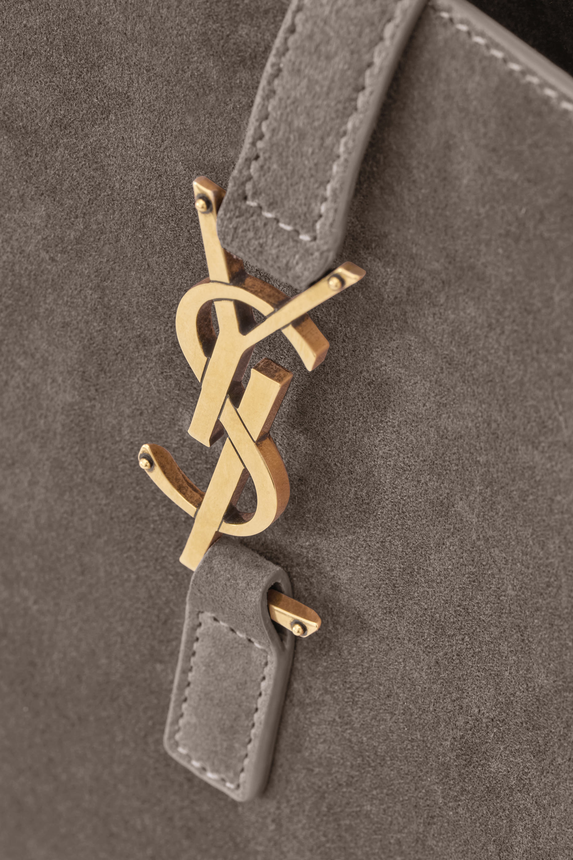 LE 5 À 7 Supple Small Shoulder Bag 