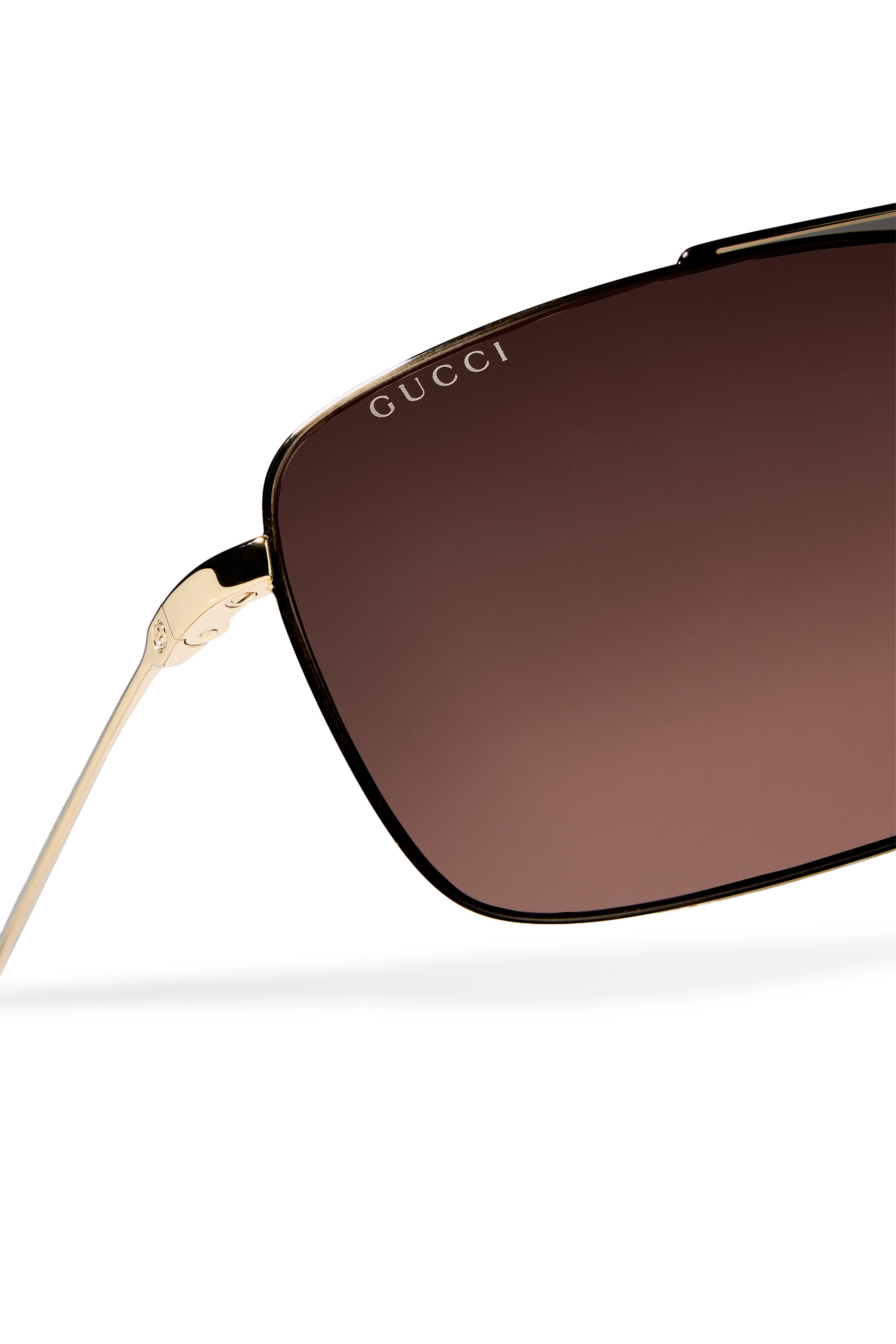 Sunglasses with a Navigator-Style Frame and Low Nose Bridge 
