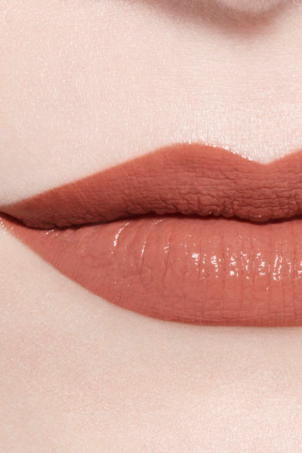 أحمر شفاه سائل بلمعان وثبات فائق ROUGE ALLURE LAQUE