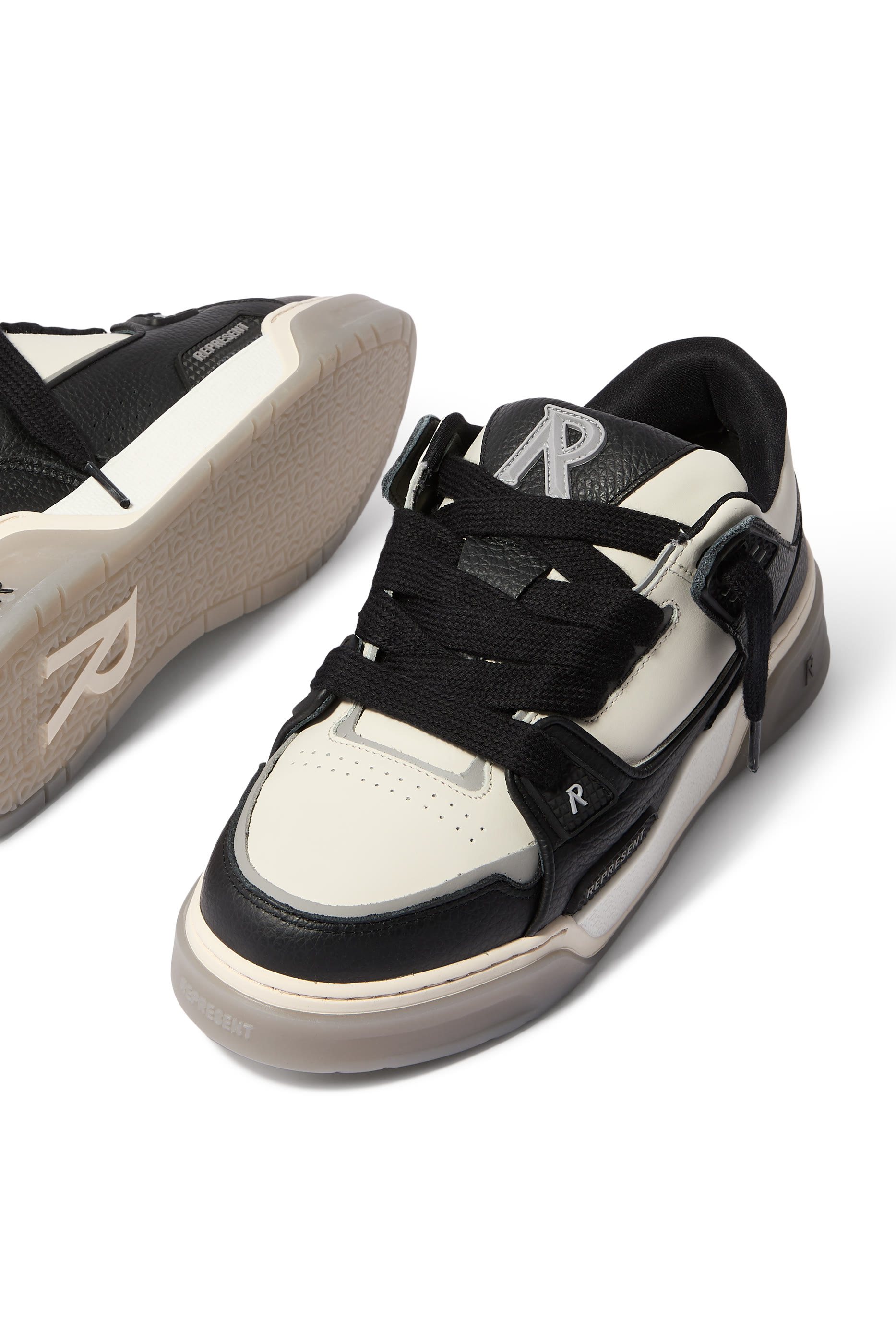  Studio Sneakers