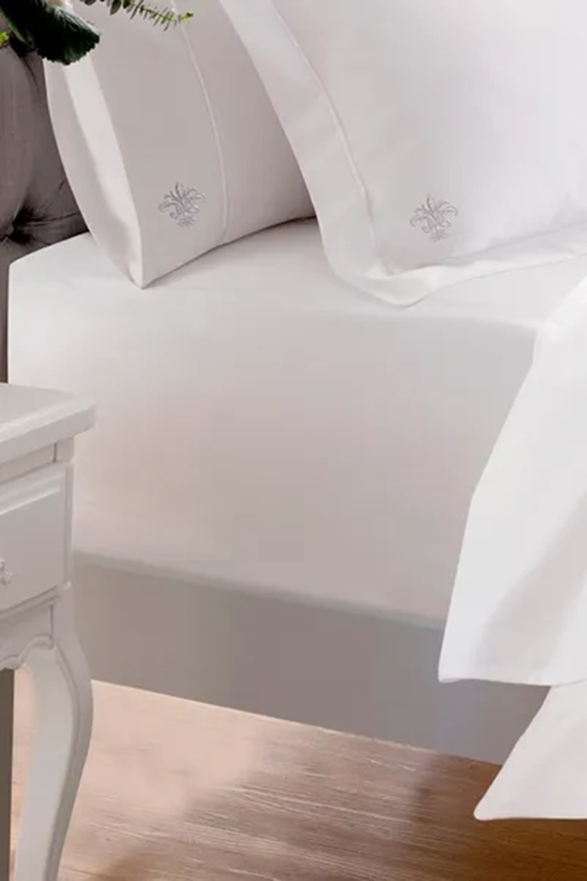 1000 Thread Pillowcase