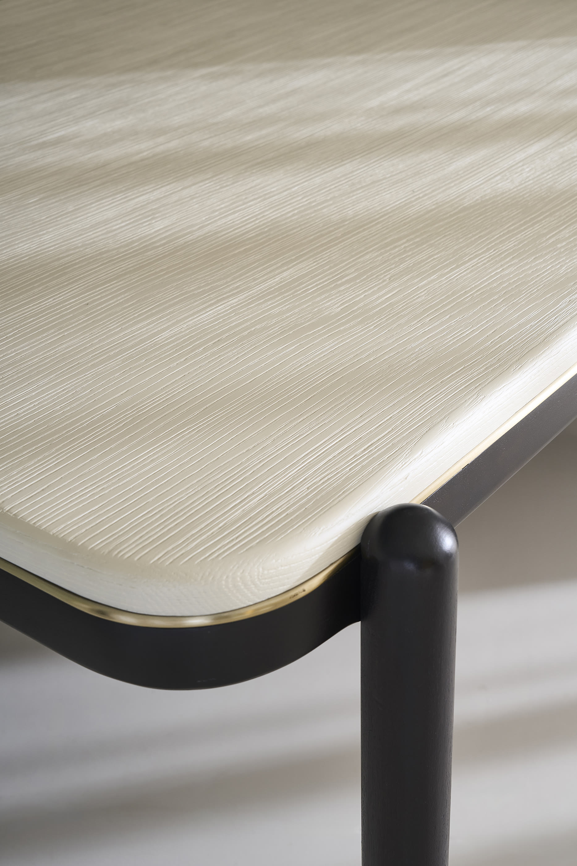 Madera Dining Table
