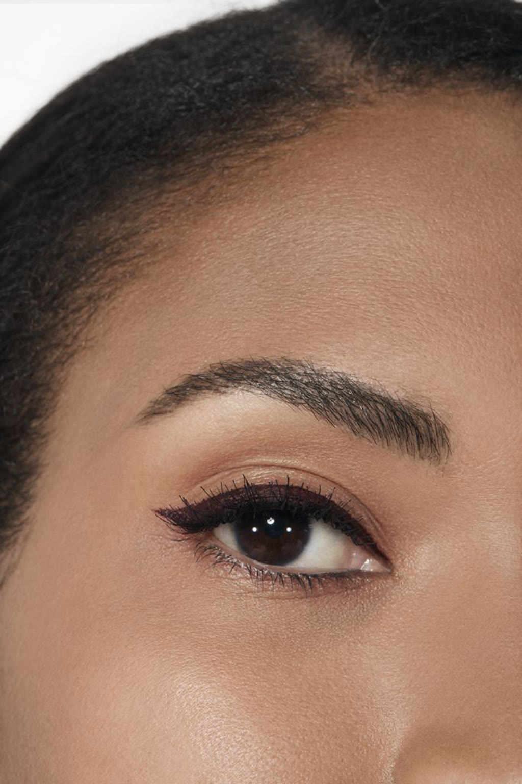 مستحضر 3 في 1 لتظليل الجفون وتحديد محيط العينين ورسمه STYLO OMBRE ET CONTOUR
