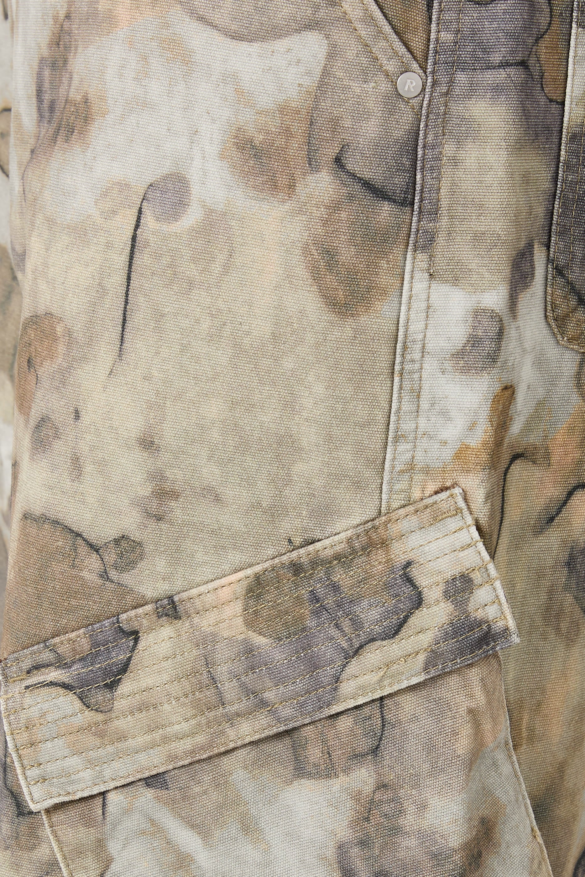 Camouflage-Print Cargo Pants